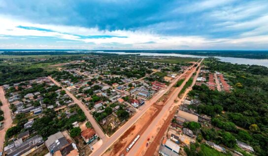 Entrega de mais de 600 títulos marca ações na área da habitação; regularização também chegou aos distritos de Porto Velho