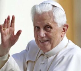 Morre o papa emérito Bento XVI, aos 95 anos, em Roma