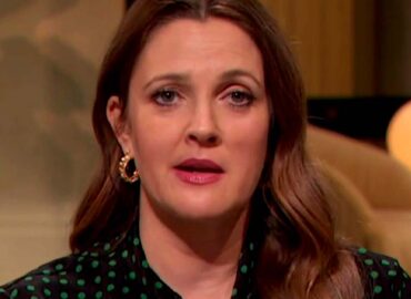 Drew Barrymore confessa que teve problemas com alcoolismo após divórcio:’Fraca e incapaz’