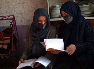 Proibição da presença de afegãs em ONGs expõe divisões no Talibã