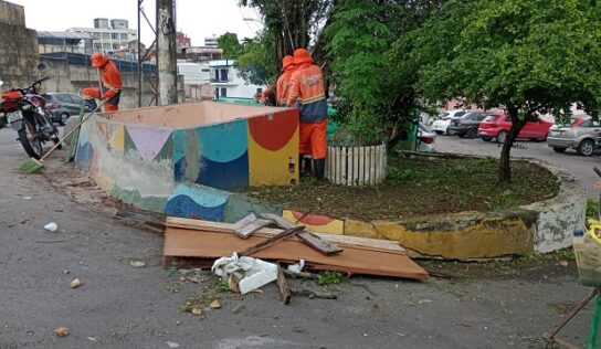 Ruas do Centro recebem limpeza em Manaus
