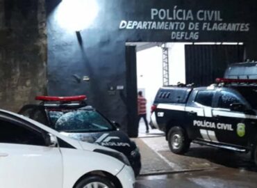 Dupla é presa com carro roubado na zona Leste após denúncia