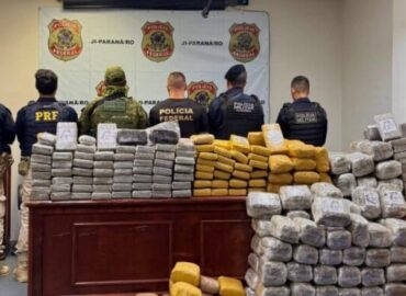 Forças de segurança apreendem 460 kg de drogas escondidos em carro na região de fronteira