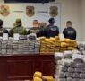 Forças de segurança apreendem 460 kg de drogas escondidos em carro na região de fronteira
