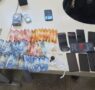 Ji-Paraná: Dupla é presa suspeita de tráfico de drogas; drogas, dinheiro e celulares são apreendidos
