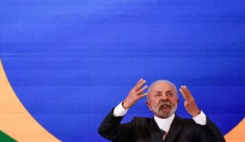Lula diz que mulheres aprendem a ‘tomar toque’ desde pequenas