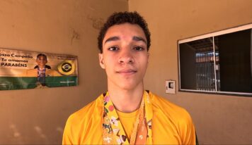 Sem patrocínio e treinando em casa, carateca do DF conquista vaga para o Mundial
