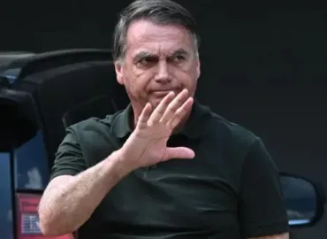 Defesa de Bolsonaro pede suspensão da pena no caso da trama golpista