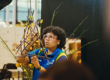 ‘Nunca imaginei que o curso de Florista me traria tão longe’, diz amazonense após disputar maior competição de educação profissional na China
