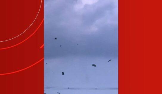 Vídeo mostra telhas voando durante chuva em Manaus; Defesa Civil emite alerta de tempestade
