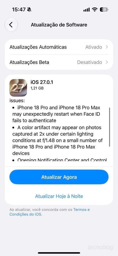 Captura de tela de um iPhone mostra o app Ajustes aberto, na aba de atualização de software. Há o novo iOS 27.0.1 disponível para download.