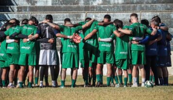 Técnico do Salgueiro destaca força da torcida no retorno do clube: “Cidade respira o Carcará”