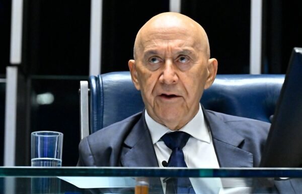 Confúcio Moura defende equilíbrio político no Senado