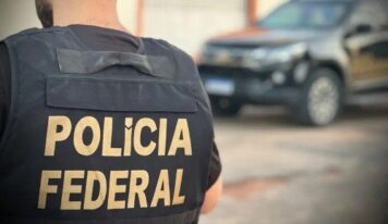 Trator é flagrado saindo de terra indígena e PF apreende caminhão com madeira em Nova Mamoré