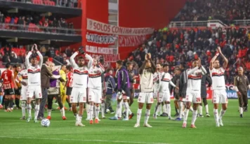 Sem chutar a gol na Argentina, Flamengo sobrevive na Libertadores