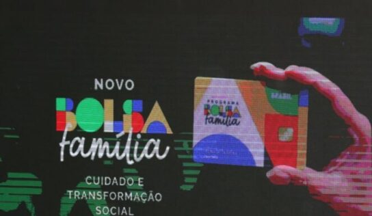 Lula antecipa pagamento do Bolsa Família reajustado para antes do 2º turno