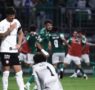 Palmeiras goleia Corinthians e foca na reta final