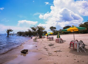 Turismo no Amazonas cai 15% em agosto; guias relatam impacto da fumaça nos passeios
