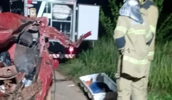 Motorista morre após bater de frente com ônibus na BR-319 em Porto Velho