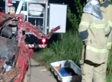 Motorista morre após bater de frente com ônibus na BR-319 em Porto Velho
