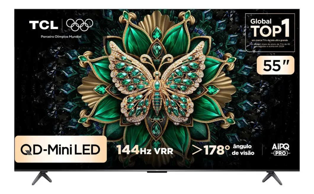 Smart TV TCL C6K com fundo branco