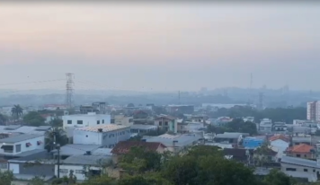Fumaça densa encobre céu de Manaus e cidade tem a pior qualidade do ar do Brasil