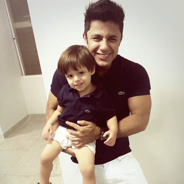 Cristiano Araújo com o filho mais novo, Bernardo - Foto: Reprodução / Instagram @cristianoaraujo