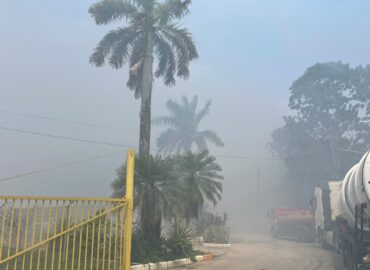 Fumaça de incêndio em área com lixão de Manaus pode causar tontura e dor de cabeça; químico orienta quando procurar atendimento
