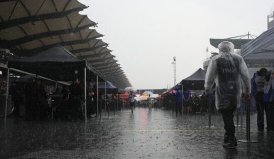 Fortes chuvas adiam largada do GP do Bahrein na Malásia
