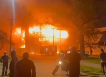 Incêndio causa danos a prédio da Universidade Federal de Pernambuco