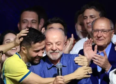 Líderes mundiais parabenizam Lula pela vitória; Trump e Milei mantêm silêncio