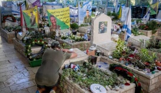 Israel lembra três anos do ataque do Hamas com homenagens e protestos