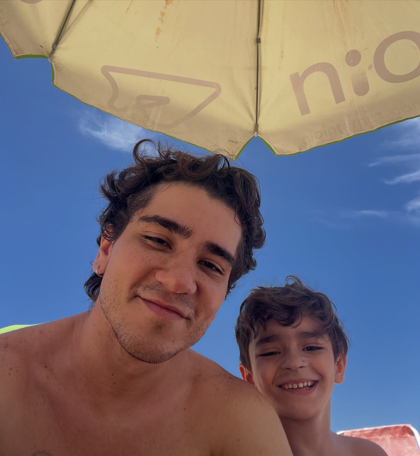 João Fernandes com o filho, Nicolas - Foto: Reprodução / Instagram @joaofernandesreal