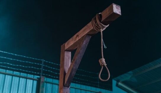 Irã condena 106 manifestantes à morte e já executa 35, aponta ONG