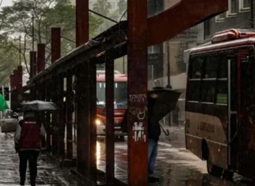 Tempo fica chuvoso em grande parte do país nesta segunda-feira