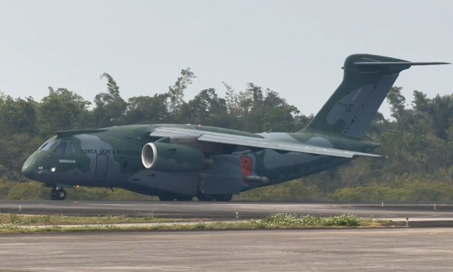 Como funcionam os cargueiros militares da FAB usados no combate a incêndios  no Amazonas