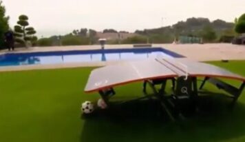 Em 2018, jogador abriu mansão em Barcelona com piscina e barzinho; imóvel foi assaltado