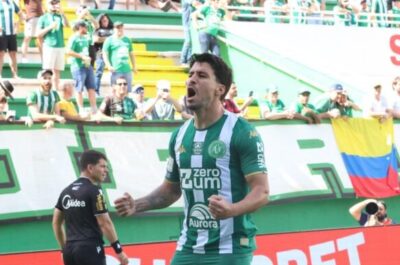 Artilheiro da Chapecoense, Marcinho fala sobre futuro e foca na reta final