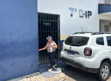 Mulher é presa com identidades falsas em Manaus; documentos seriam usados para votar mais de uma vez