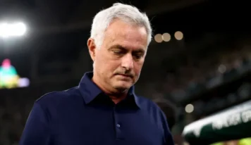 Jornalista espanhol detona Mourinho: “Treinador ultrapassado”David Bernabéu criticou duramente o técnico português do Real Madrid e afirmou que sua contratação foi o melhor reforço do Barcelona nesta temporada.