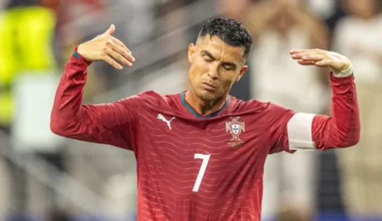 Rio Ferdinand defende Cristiano Ronaldo e acusa Jorge Jesus de mentir