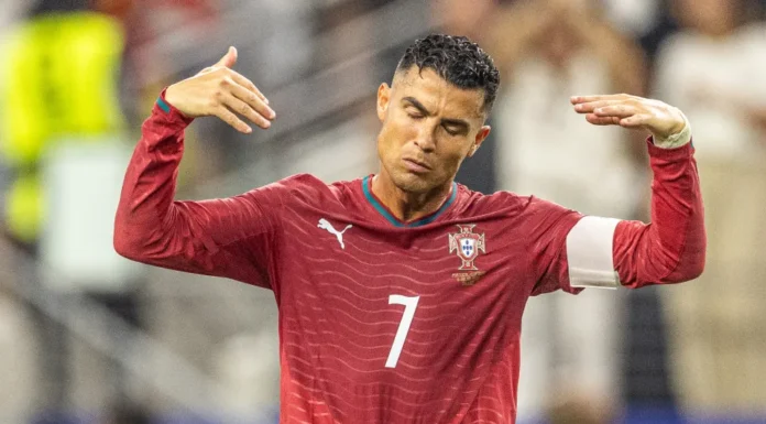 Rio Ferdinand defende Cristiano Ronaldo e acusa Jorge Jesus de mentir