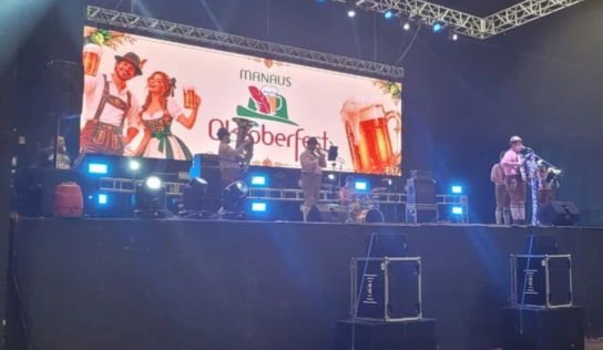 Primeiro dia da Oktoberfest Manaus tem música, cervejas e gastronomia alemã