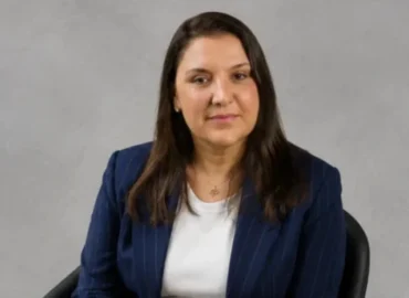 Daniella Marques, da equipa de Flávio Bolsonaro, torna-se alvo da campanha de Lula