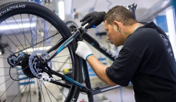 A indústria de Manaus na disputa pelo próximo pneu da sua moto