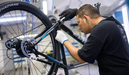 A indústria de Manaus na disputa pelo próximo pneu da sua moto