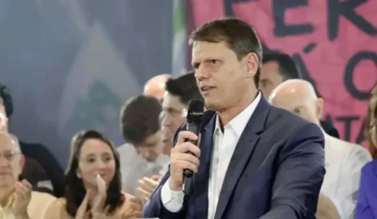 Tarcísio de Freitas é reeleito governador de São Paulo no primeiro turno em 2026