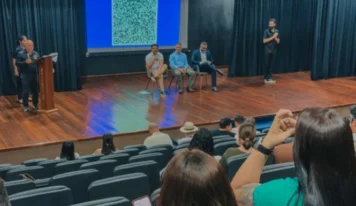 Audiência pública reúne comunidade para debater PPP dos resíduos sólidos e apresenta projeto de concessão de serviço
