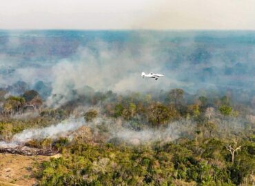 Ministério Publico de Contas questiona avião de R$ 2,1 milhões para combater incêndios no AM; Defesa Civil tem 10 dias para explicar