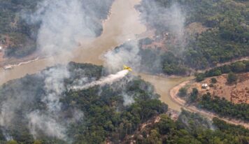 Mais de dez aviões, 390 horas de voo e 1 milhão de litros d’água: como foi o combate aéreo do fogo no AM